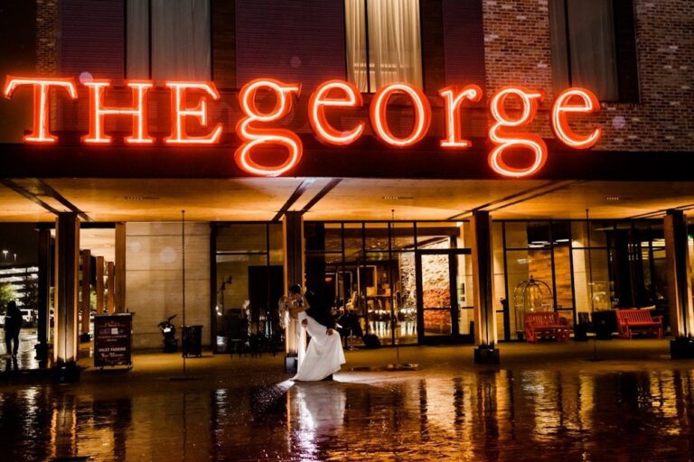 20221220TheGeorge04 768x512