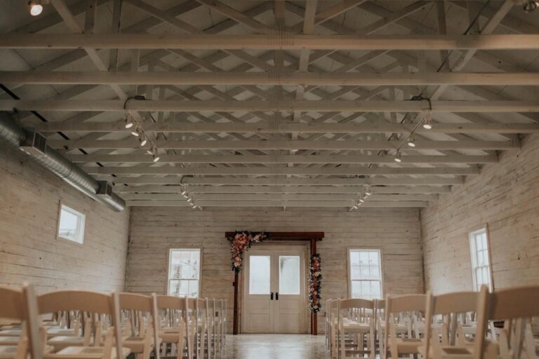 20230516MarketAtTheMill09 768x512