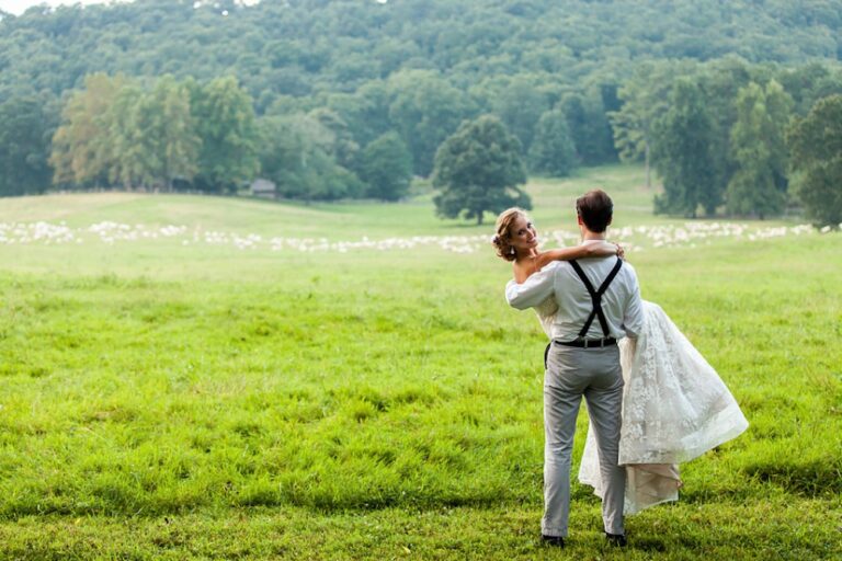 20230620SweetSeasonsFarmEventBarn05 768x512