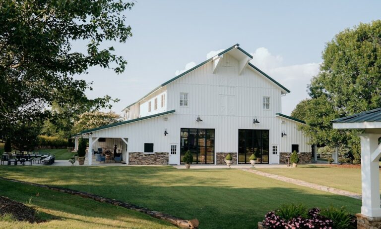 20230705WalnutHillFarm03 768x463