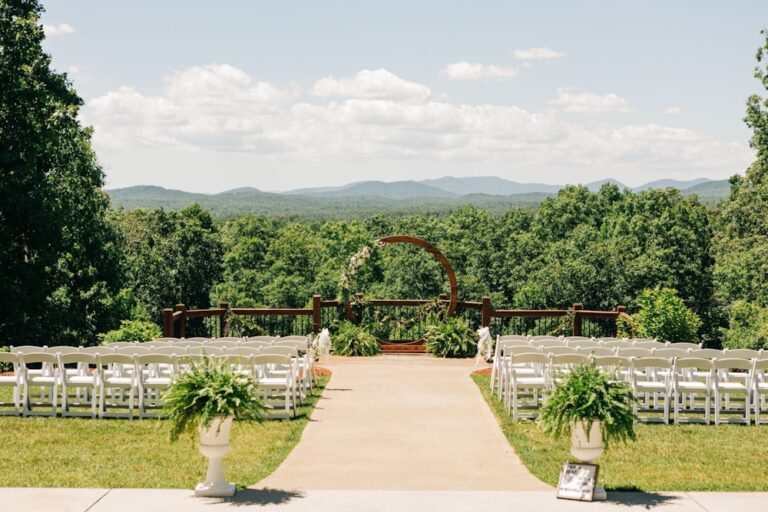 20231011FiveStarLodgeAndStables02 768x512