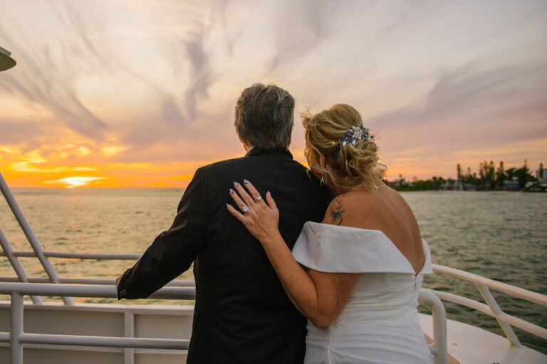 20231106StarliteSapphireDiningYacht14 768x511