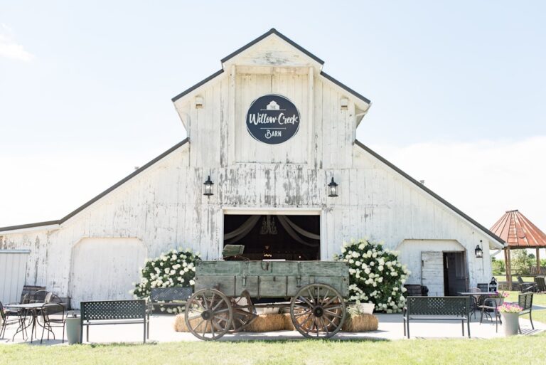 20231120WillowCreekBarnThe06 768x513