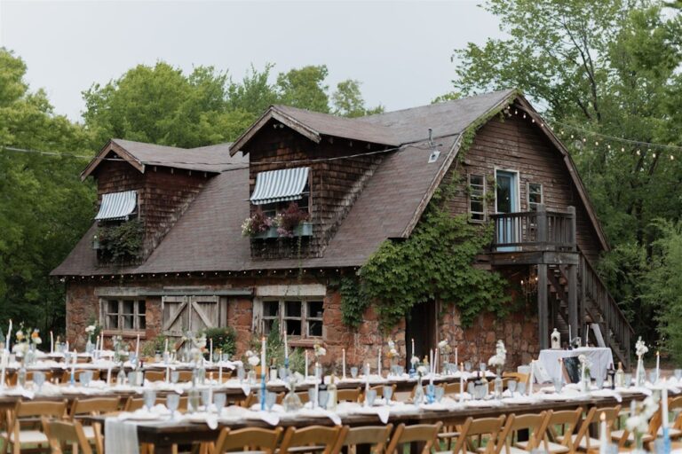 20231218StoneBarnAtBlueberryHill10 768x512