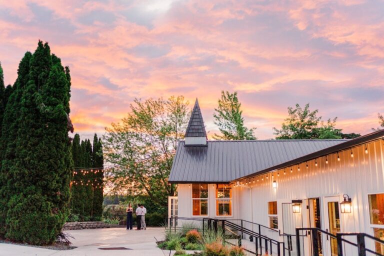 20240501AuroraVineyards07 768x512