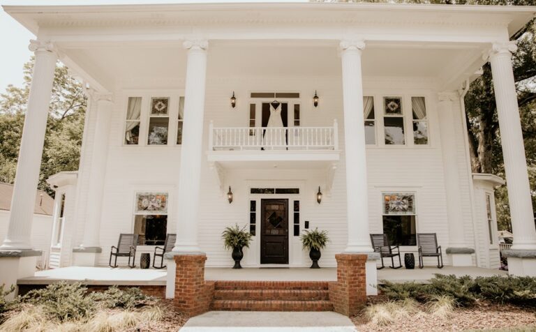 20240718SparrowGroveManor04 768x476