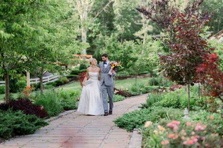 20240722ValleyOaksWeddingVenue01 768x512