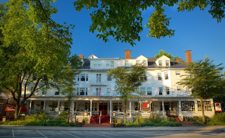 20240924TheRedLionInn22 768x474