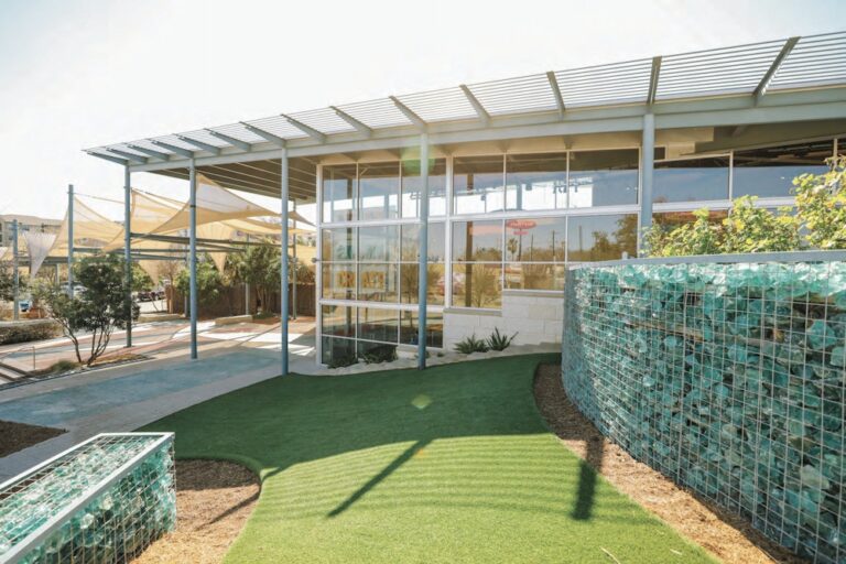 20241008TheDoseum07 768x512