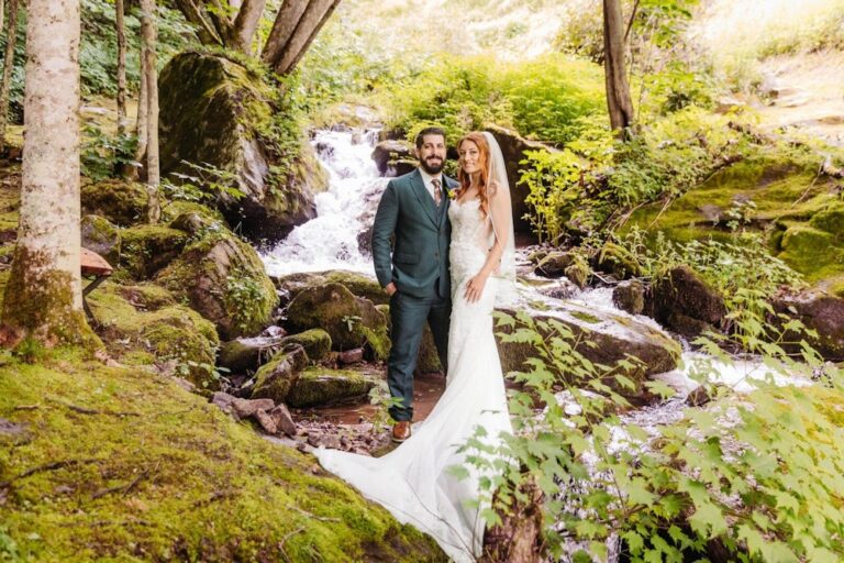 20241017Weddings Over Waterfalls01 768x512