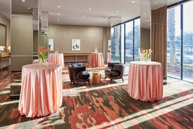 20241018HotelDerek06 768x512