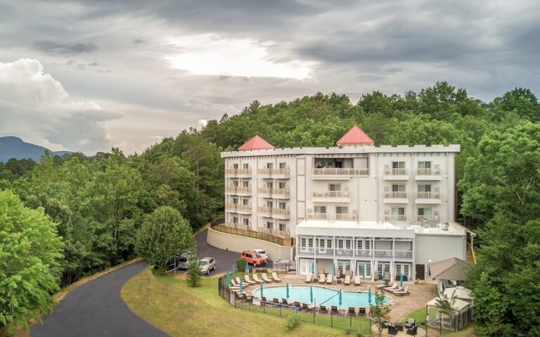 20241023ValhallaResort01 768x480