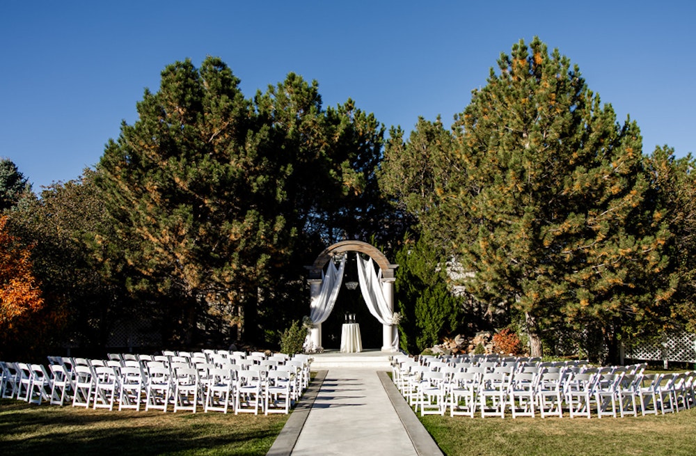 The Chateaux at Fox Meadows