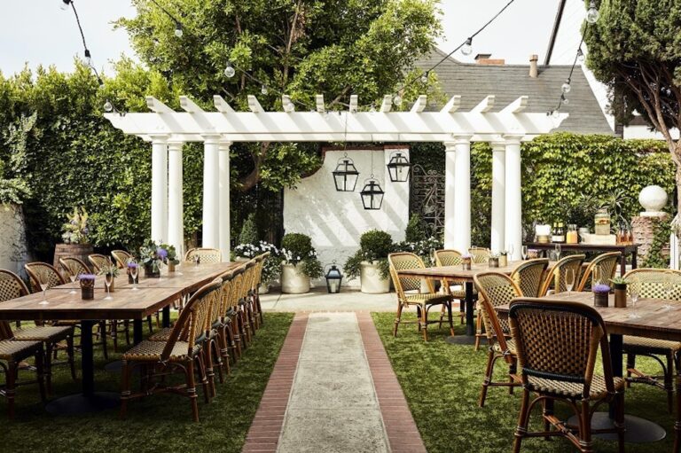 WD20181214 FiveCrownsRestaurant 05 768x511