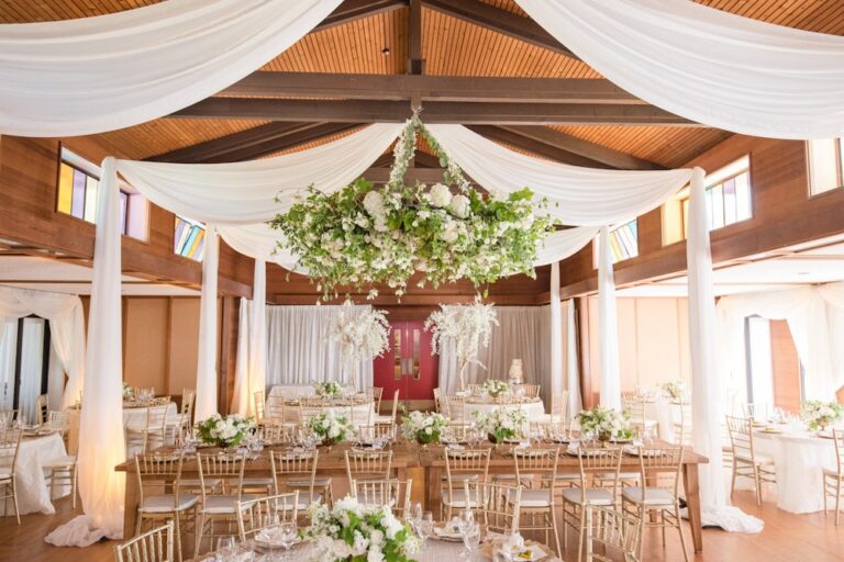 WD201886 CampbellHallAndGarden 05 768x512