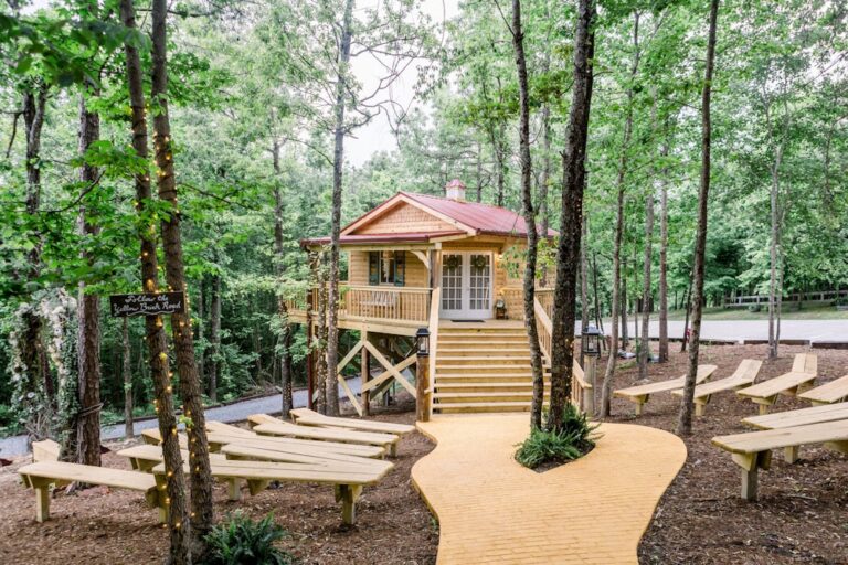 WD20190819 TheCabinAtTheLodge 02 768x512