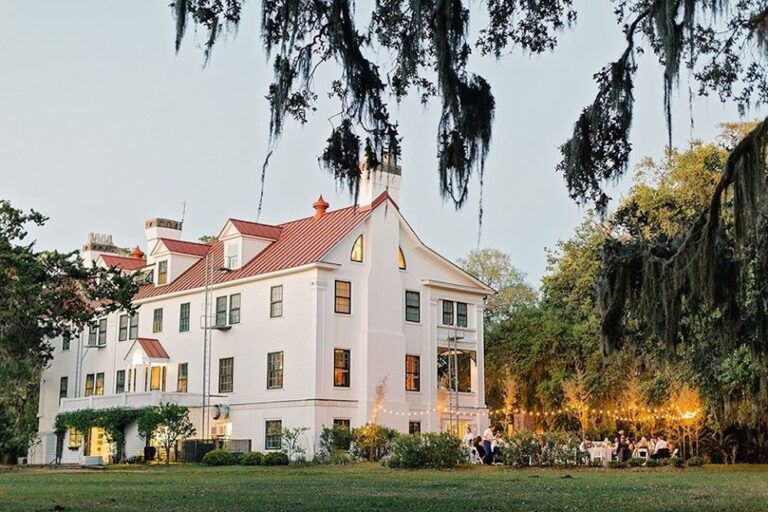 WD20191111 GreyfieldInn 02 768x512