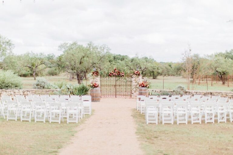 WD20200520HofmannRanchByWedgewoodWeddings01 768x511