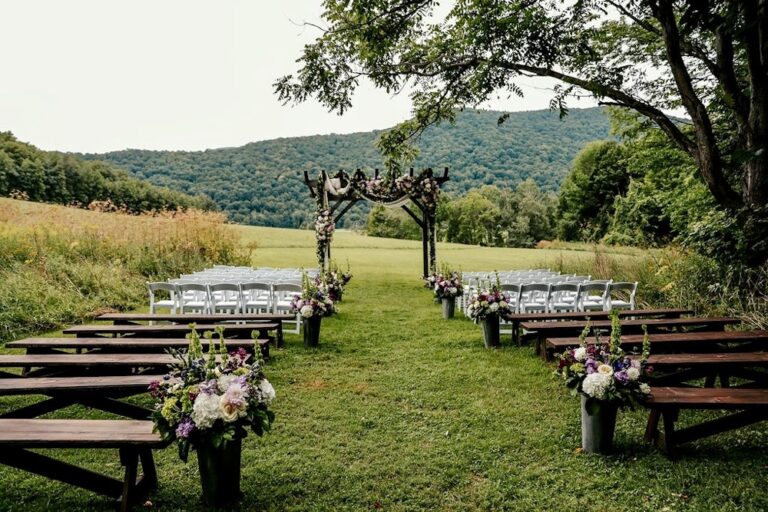 WD20200818OldGrayBarn09 768x512