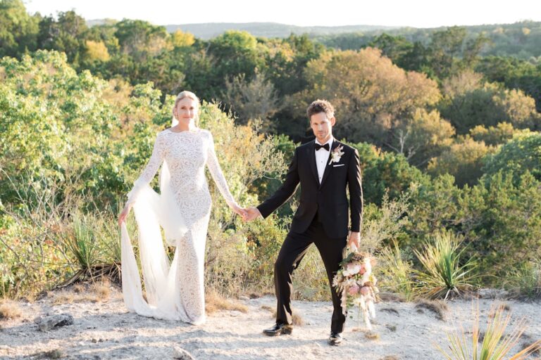 WD20201022ElmPassWoodsWeddingFestivals05 768x512