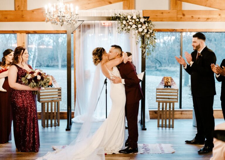 WD20210510RiverbendVenueAtRiversEdge01 768x548