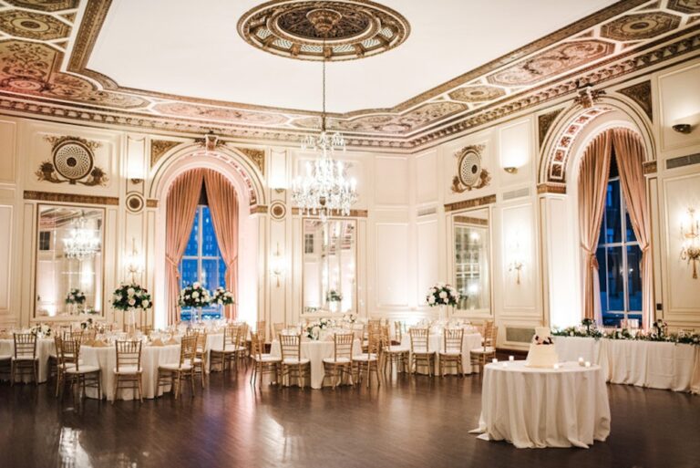 WD20211025ColonyClub05 768x513