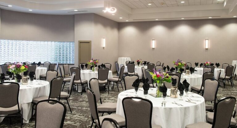 WD20211228DeltaHotelsByMarriottDetroitNovi03 768x416