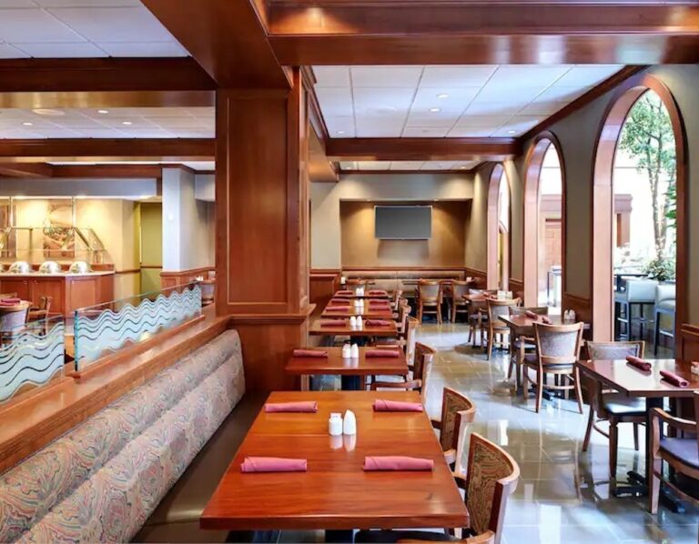 WD20220125DoubletreeByHiltonDetroitDearborn04 768x598