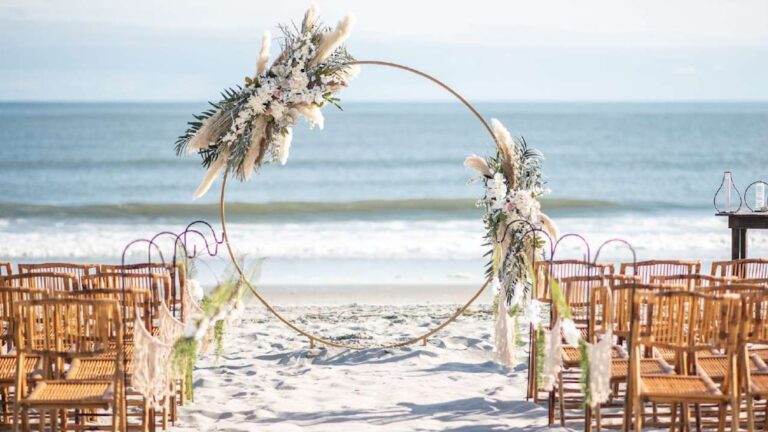 WD20220314HolidayInnOceanfrontAtSurfsideBeach03 768x432