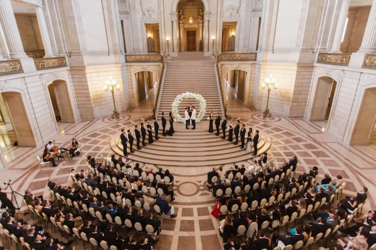 WD20220811SanFranciscoCityHall01 768x512