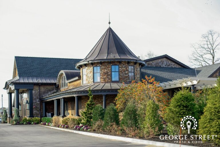 WD20220831Insignia17 768x512