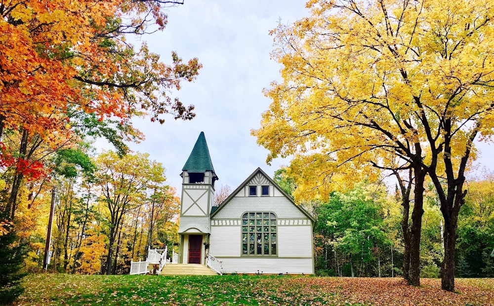Hanging Horn Lakeside Resort