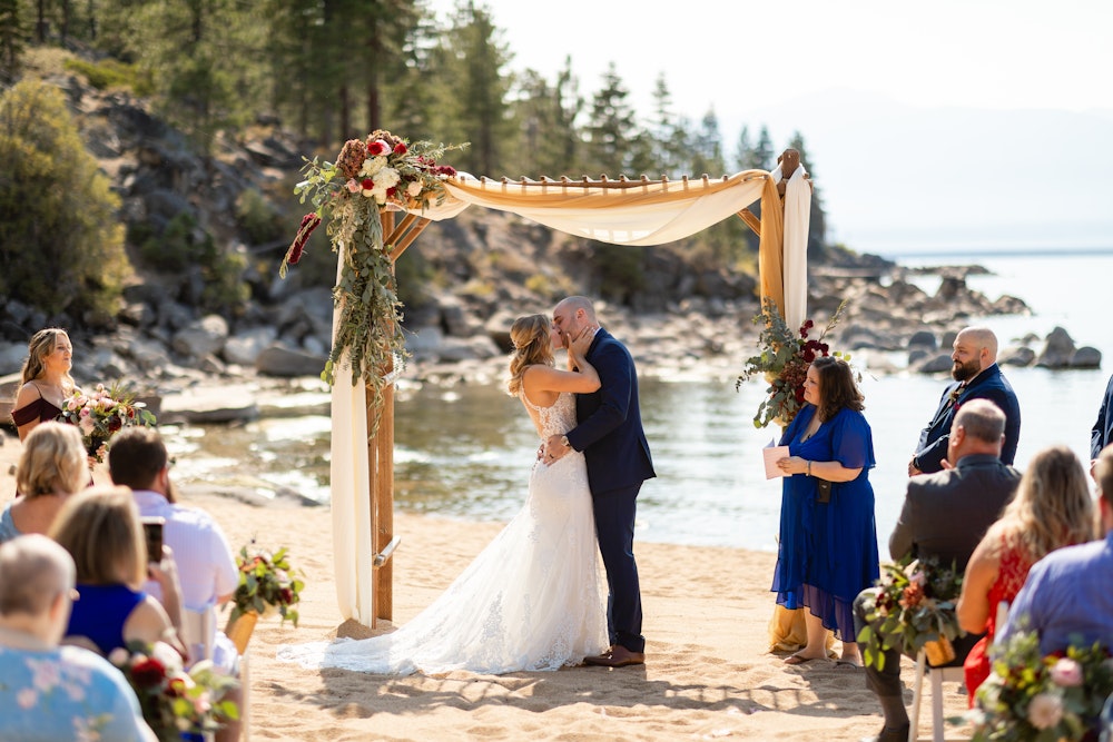 Round Hill Pines Beach Resort