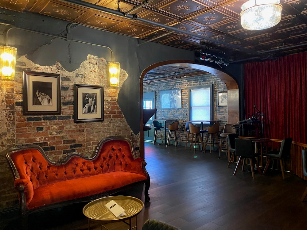 Mac’s at 19 Broadway